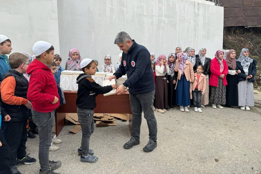 Türkiye Diyanet Vakfı 85 ülkede 1 milyon 731 bin 884 Kuran-ı Kerim dağıttı - Resim: 8